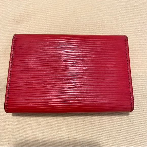 ❤️❤️SOLD SOLD❤️❤️Authentic Louis Vuitton key case in epi leather - Picture 2 of 8